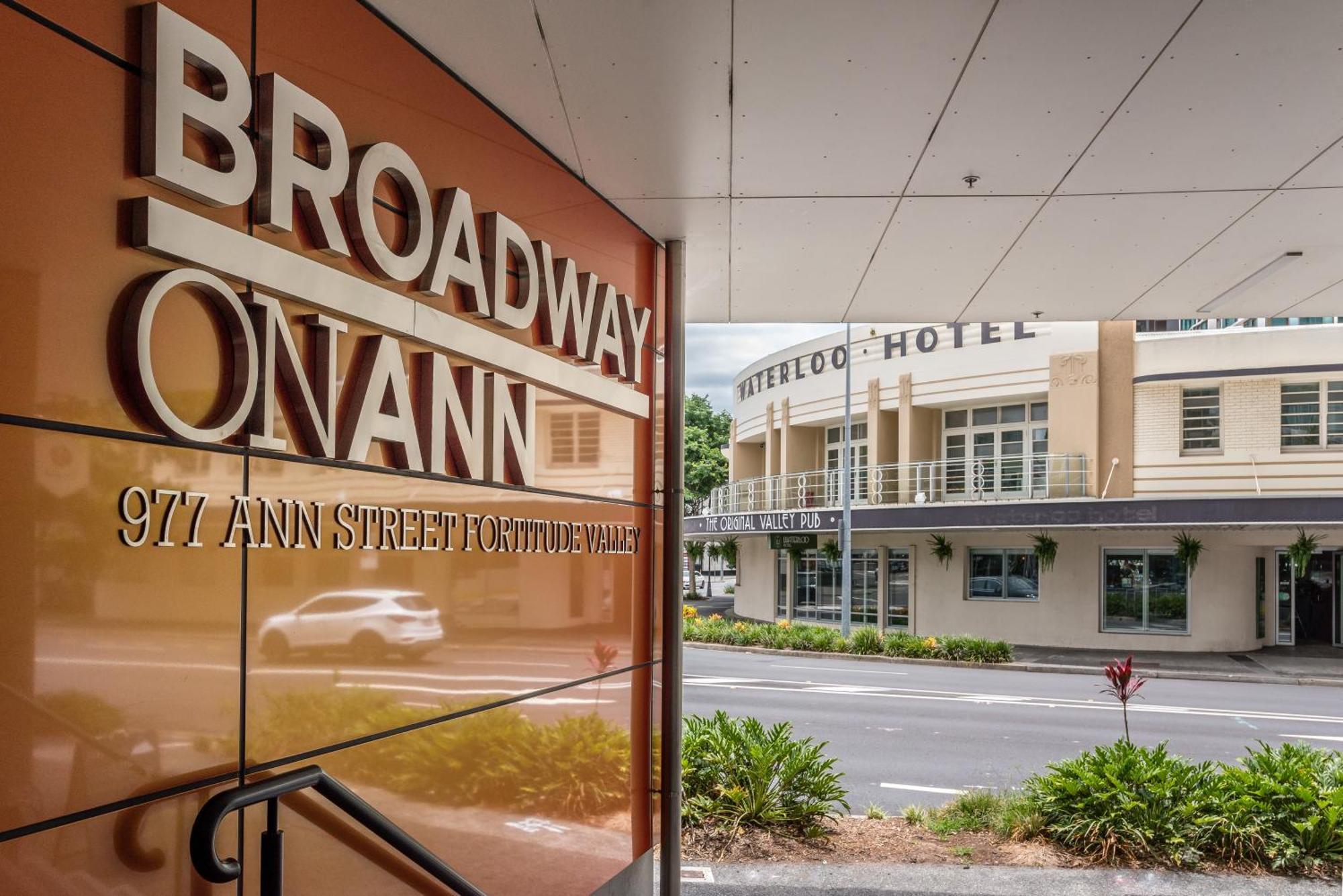 Two Bedroom Apartment On Ann Street Fortitude Valley By Serain Residences ブリスベン エクステリア 写真